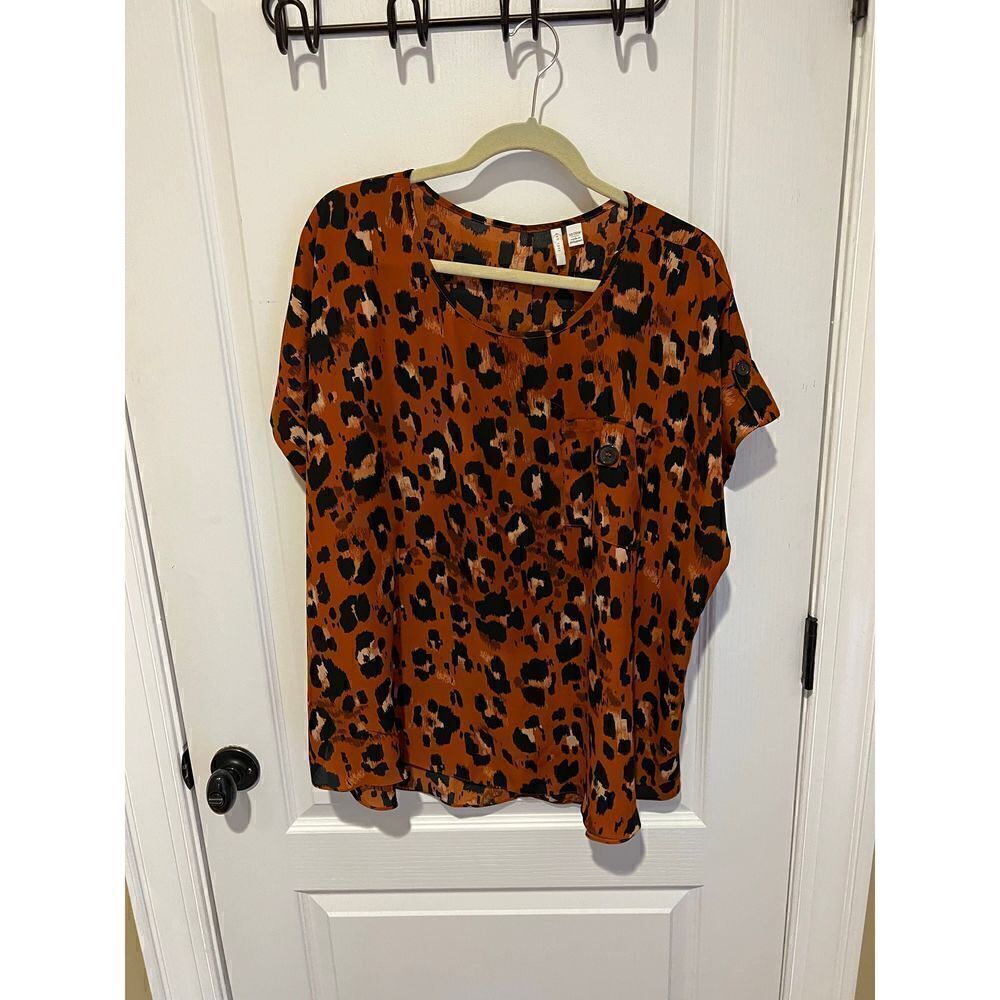 EST 1946 leopard print fall top size 18/20W